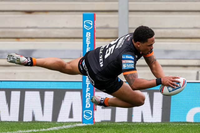 Castleford's Jordan Turner scores a try in their opening-weekend win over Warrington (PIcture: SWPix.com)