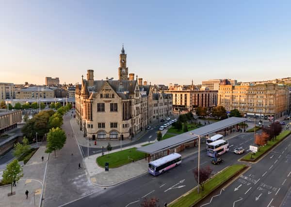 Where should a new city centre station be located in Bradford?