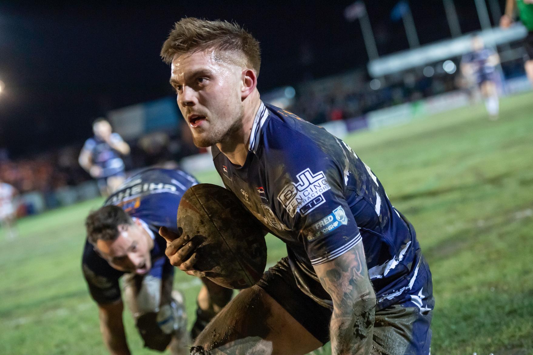 Featherstone Rovers 28 Leigh Centurions 6 Featherstone bring title rivals to their knees