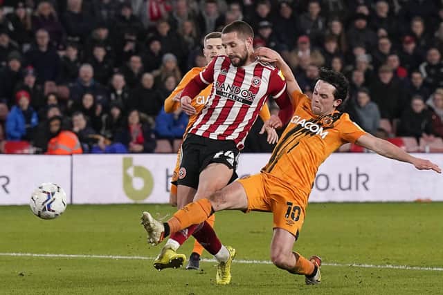 Conor Hourihane battles with Hull City's George Honeyman at Bramall Lane on Tuesday. Picture: Andrew Yates/Sportimage