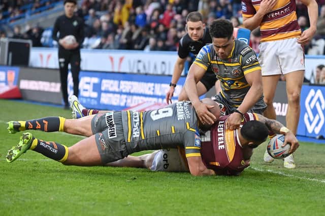 Ricky Leutele seals Giants' win with his third try. Picture by Bruce Rollinson.