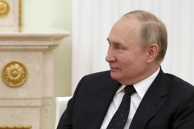 How should the world respond to Russian tyrant Vladimir Putin over the Ukraine crisis?