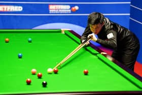 Zhao Xintong during his match with Stephen Maguire.