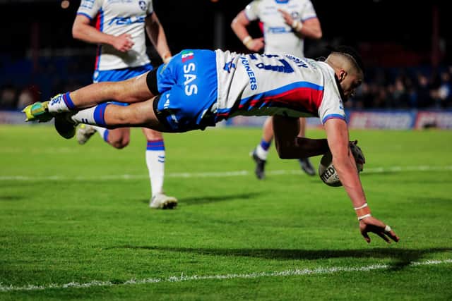 Wakefield lost to Huddersfield despite Lewis Murphy's stunning try. (Picture: SWPix.com)