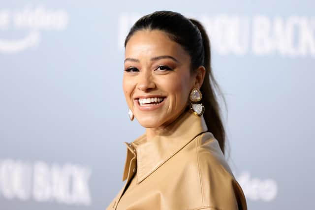 Gina Rodriguez is se tot star in the American series based on Alexandra's hit book