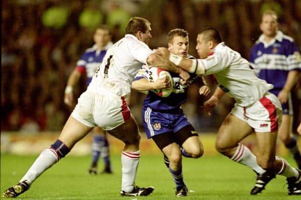 Willie Peters, centre, in action during the 2000 Grand Final. (Picture: Getty Images)