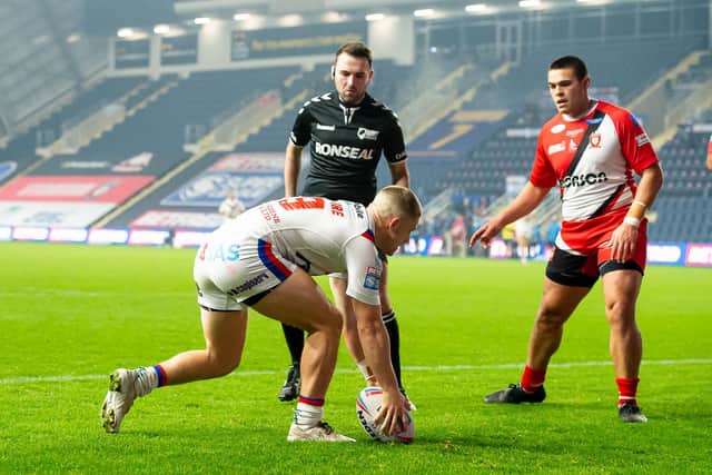 Ryan Hampshire touches down against Salford. (Picture: SWPix.com)