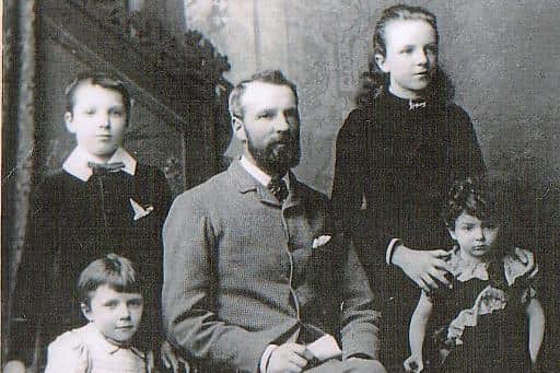 Early photgraph of A W Hainsworth family.