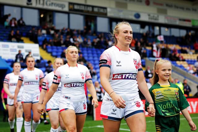 England take to the field at the Halliwell Jones Stadium. (Picture: SWPix.com)