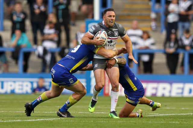 Luke Gale takes the ball in at the Halliwell Jones Stadium. (Picture: SWPix.com)