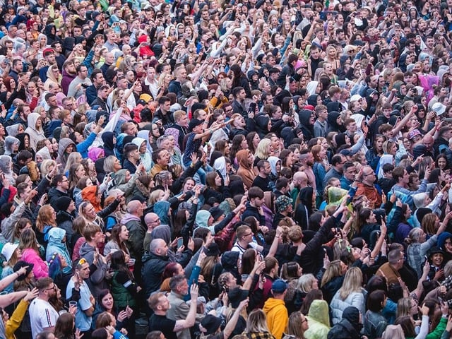 A packed crowd sang along to the chart-toppers songs. Photos by Cuffe and Taylor/The Piece Hall Trust