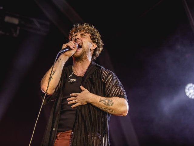 The chart-topper on stage. Photos by Cuffe and Taylor/The Piece Hall Trust.