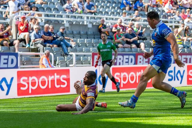 Jermaine McGillvary goes over for a try. (Picture: SWPix.com)