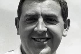 Mike Cowan - former yorkshire Cricketer, has died