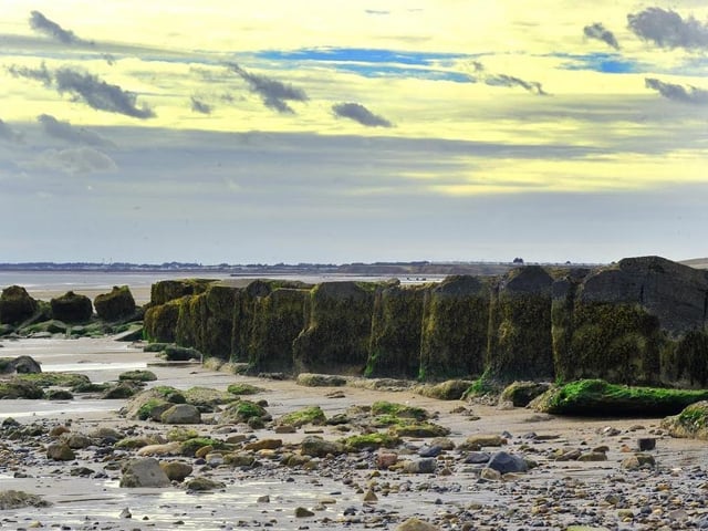 Fraisthorpe forms part of Bridlington Bay which stretches all the way down to the Humber Estuary. Its vast expanse makes it an ideal seaside destination for dog walkers or families who love to explore the sandy dunes. The beach is popular for its kite-surfing thanks to its large size of predominantly flat sand. With its cliff tops and beautiful landscapes, the scenery is second-to-none. Fraisthorpe Beach has a rating of four out of five stars on TripAdvisor with 482 reviews.