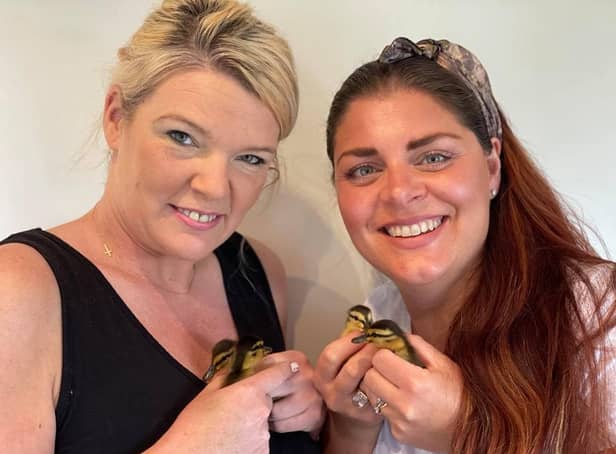 Keeley Parsons (l) with Caroline Appleby (r) and the four ducklings