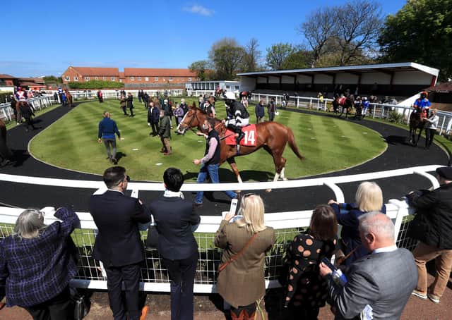 Crowds have been allowed to return to racing at Redcar for the first time in more than a year.