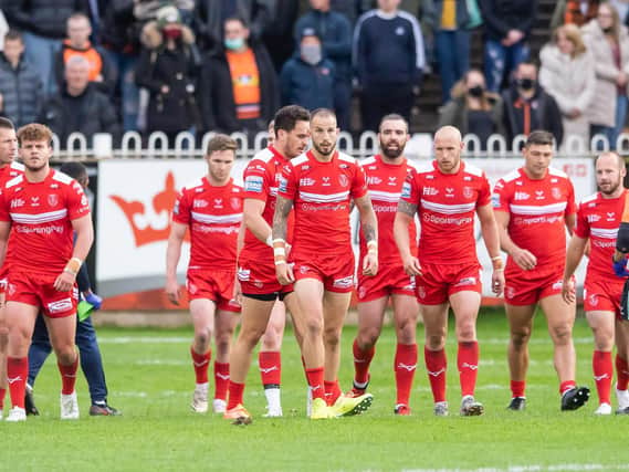Hull KR players during Monday's Super League win at Castleford Tigers. (ALLAN MCKENZIE/SWPIX)
