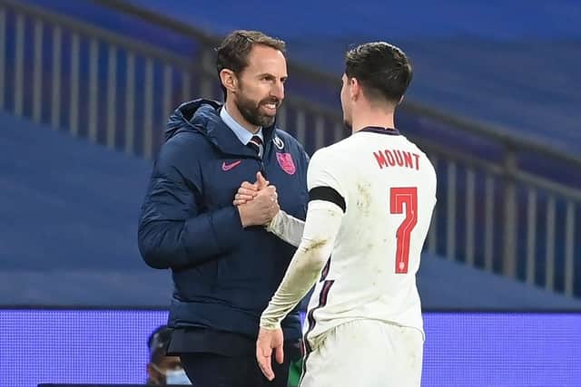 England manager Gareth Southgate shakes hands with Mason Mount (Picture: PA)