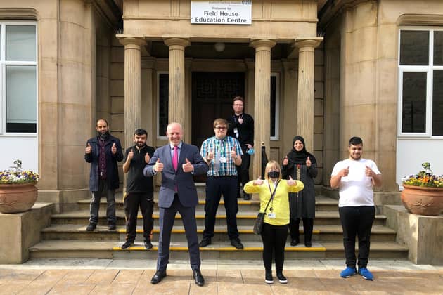 This week Minister for Disabled People Justin Tomlinson met with interns and graduates of the scheme, DFN Project SEARCH, at Bradford Royal Infirmary.
