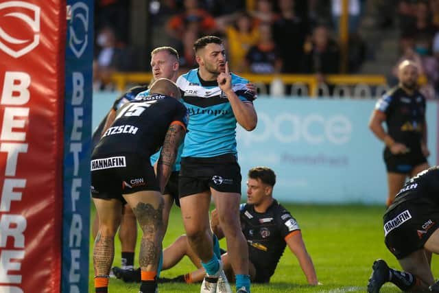 Hull FC's Jake Connor scores against Castleford Tigers. (SWPIX)