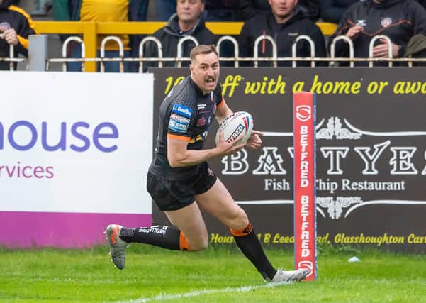 PROVE IT: Castleford tigers'  James Clare scores a try against Hull KR. Picture by Allan McKenzie/SWpix.com