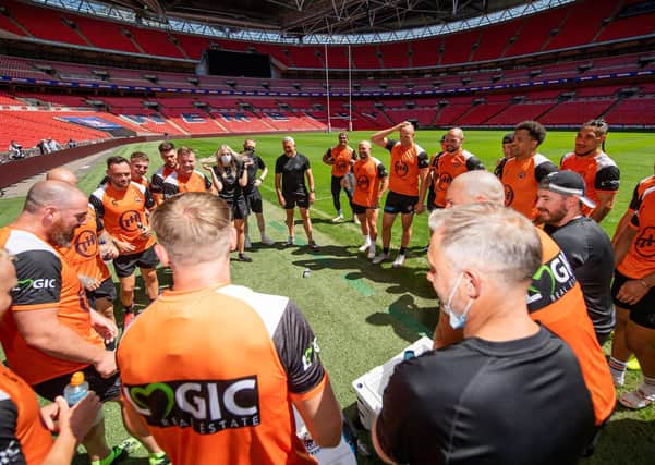 Castleford huddle up after their captain's run session at Wembley (Picture: SWPix.com)