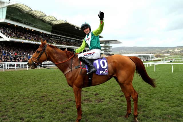 This was Topofthegame winning the 2019 RSA Chase under Harry Cobden.