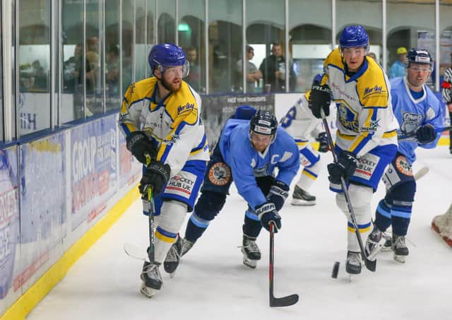 Leeds Knights and Sheffield Steeldogs will meet at ice Sheffield this Friday to determine who finishes top of the NIHL Autumn Cup group standings. Picture: Andy Bourke/Podium Prints.