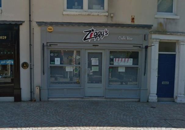 Ziggy's Cafe Bar / 10 Cedar Square, Blackpool FY1 1BP / 01253 753788