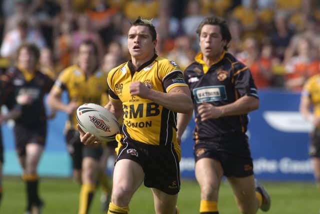 Danny Brough, in action for Castleford Tigers against Batley Bulldogs in April 2007.