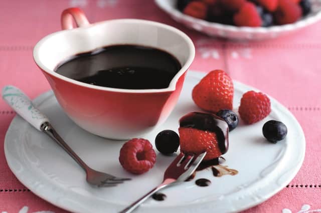 Chocolate fondue and fresh berries