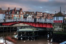 Questions about the reliability of Whitby Swing bridge have prompted a strong response from North Yorkshire County Council leader Carl Les.