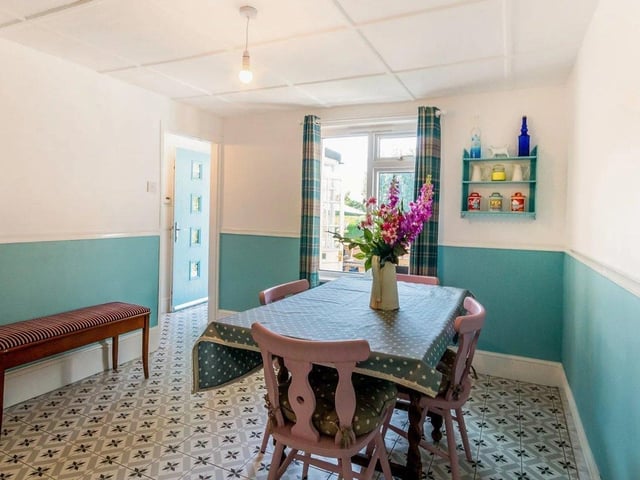 The dining room. SUS-220125-130414001