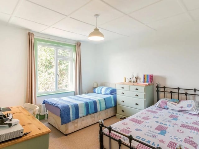 Light and spacious bedroom. SUS-220125-130454001