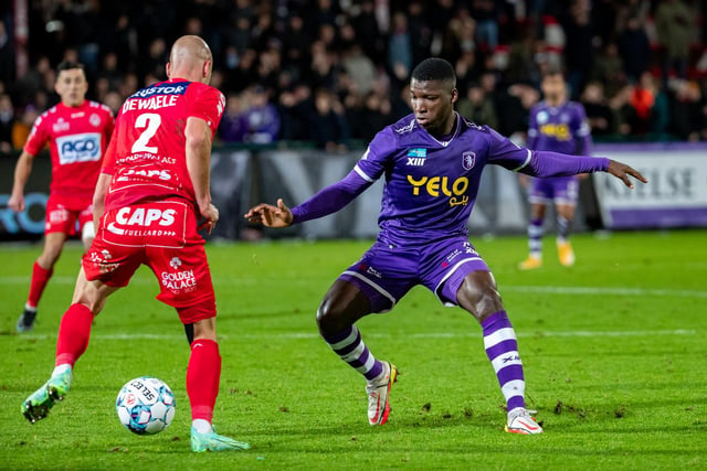 Midfielder Moises Caicedo has been recalled from his loan spell with Belgian side Beerschot. The 20-year-old Ecuadorian made 12 appearances in all competitions for the Antwerp-based club, scoring once.
