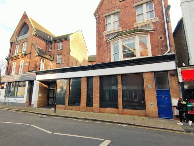 The former City Gym premises in South Street Eastbourne have been put up for let. Offers are invited in the region of £25,000 per annum, according to the Simon Hunt listing. Photos taken from the huntcommercial website. SUS-220215-135637001