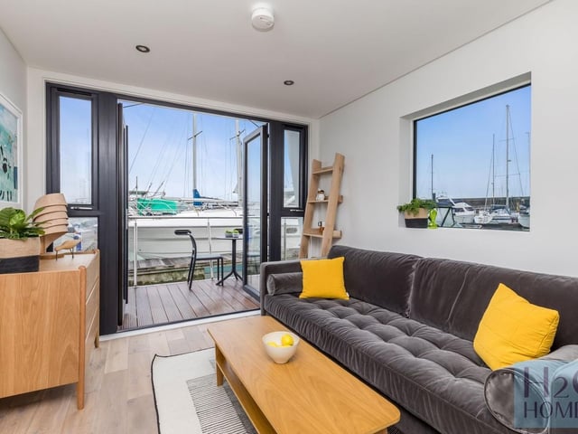 One bed houseboat for sale, Pacific Drive, Sovereign Harbour. Photo from Zoopla.
