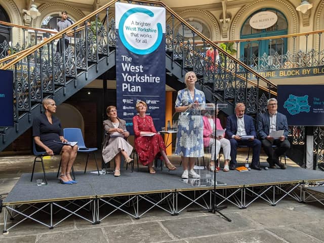 Mayor Tracy Brabin with deputy Allison Lowe and the five council leaders from West Yorkshire\'s local authorities.