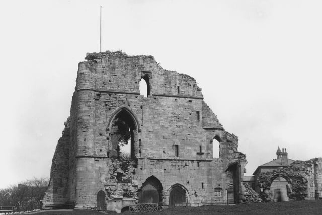 Knaresborough Castle in 1910 - has it changed much?