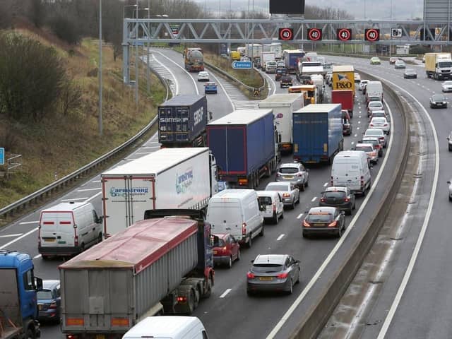 M62 closed: Police release update and best diversion route amid huge traffic delays as M62 closed during rush hour