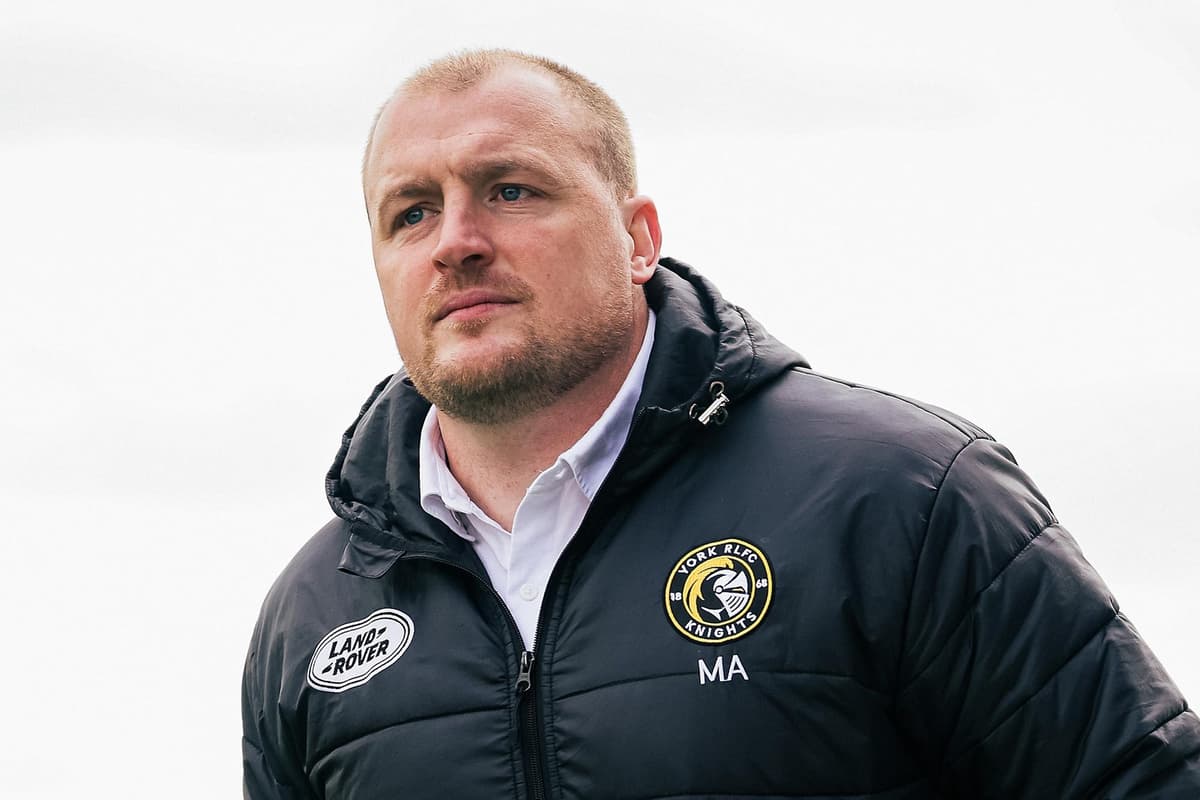 York Knights v Toulouse Olympique: Mark Applegarth breaks with coaching ...