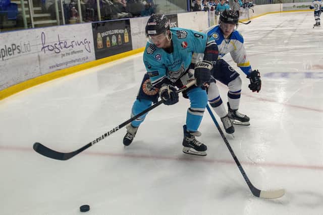 FAMILIAR FACE: Thomas Barry (left) holds off Adam Barnes, whilke playing for Sheffield Steeldogs against Leeds Chiefs back in 2019. Picture: Bruce Rollinson