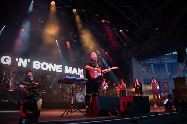 Rag 'n' Bone Man on stage