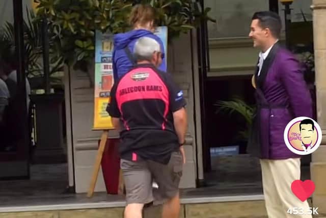 Greeters Guild: Comedian greets unexpected customers to Wetherspoons