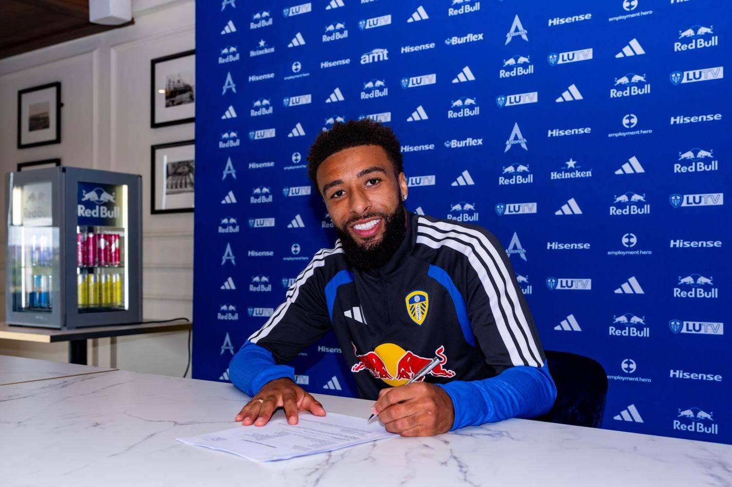 Leeds United sign a third player up to new contract this summer