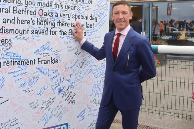 Frankie Dettori points to his card provided by Betfred at the St Leger meeting. (Picture: Betfred)