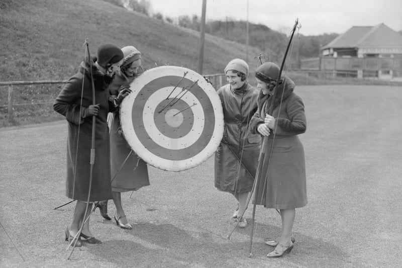 26th May 1932:  Visitors pay tuppence for six arrows at Scarborough.