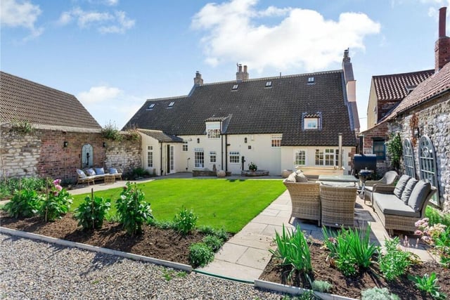 Linwood House dates to 1789 and has been updated, beautifully blending original character with modern amenities to create a truly exceptional family home.