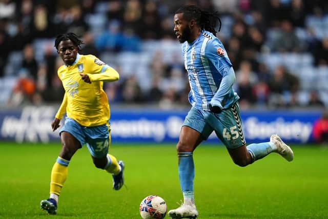 Sheffield Wednesday head coach Danny Rohl gave a lot of young players a game at Coventry, like Joey Phuthi (left) who goes up against City's Kasey Palmer (Picture: Nick Potts)